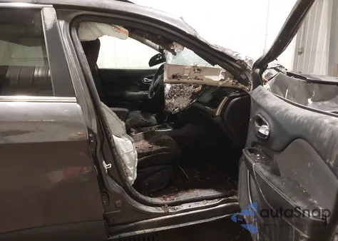 2014 Jeep Cherokee Latitude z USA, uszkodzony, nr VIN 1C4PJMCS1EW212085